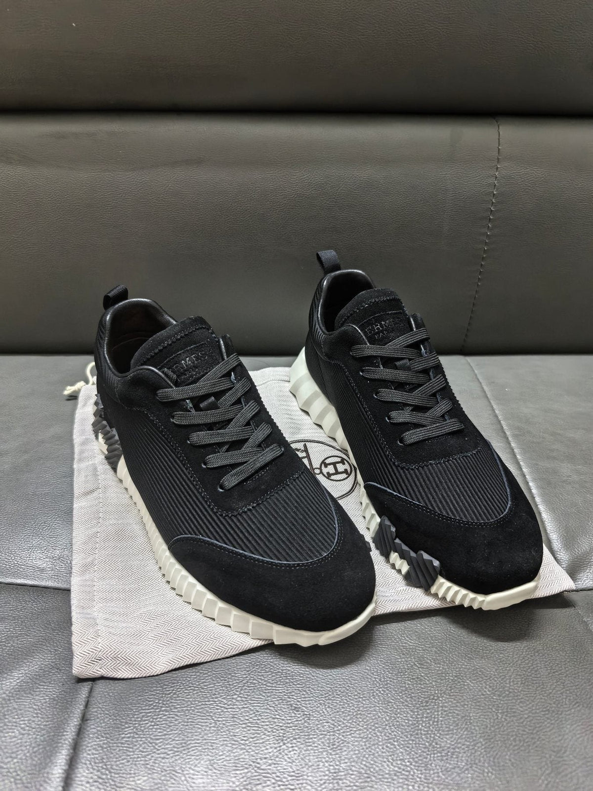 Men's Black Knit-Style Low-Top Sneakers